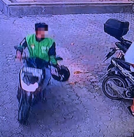  Pria Pakai Baju Gojek Curi Sepeda Motor di Pelataran Parkir Masjid