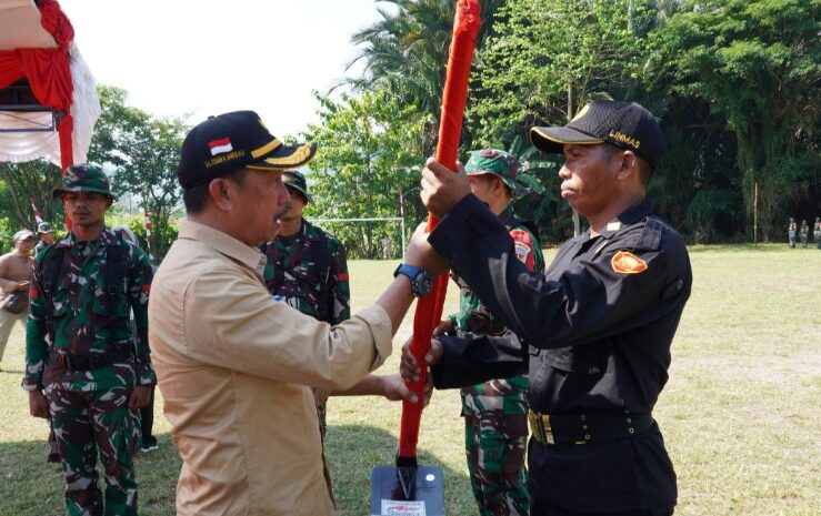  Dandim 1311/Morowali Bersama Pj Bupati Morowali Buka Kegiatan Karya Bakti Hut Ke-79 TNI dan Hut Ke-25 Kabupaten Morowali