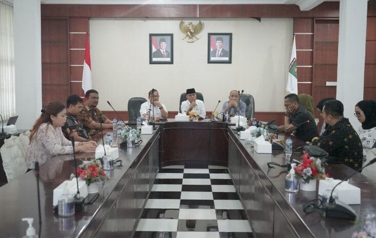  Pjs Bupati Asahan Hadiri Rapat Dengan Komisi Informasi Sumut