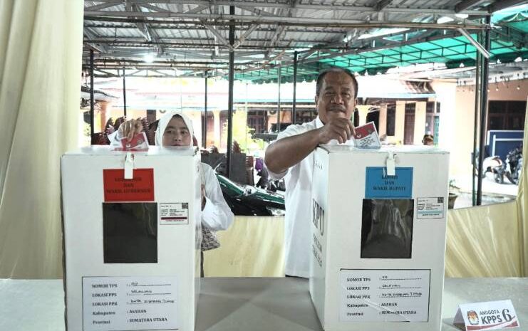  Optimis Menang, Wakil Bupati Asahan Berikan Hak Suaranya Pada Pilkada Serentak 2024