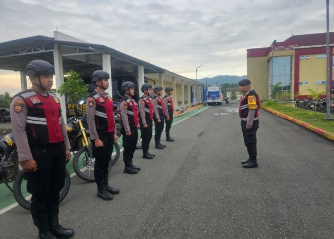  Sat Samapta Polres Morowali Lancarkan Arus Lalu Lintas dan Tingkatkan Keselamatan Pengguna Jalan di Kota Bungku