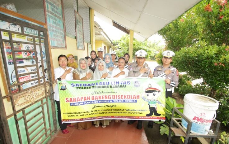  Sat Lantas Polres Sergai Edukasi Anak-Anak Tentang Tertib Berlalu Lintas dan Gizi Sehat Melalui Program Polsanak