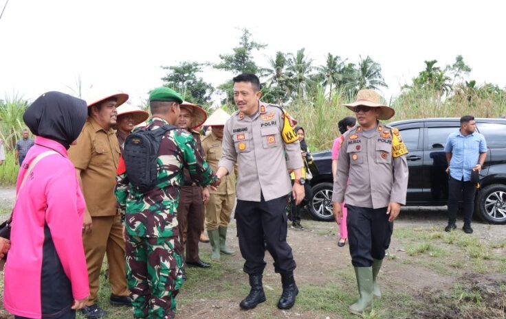  Kapolres Binjai Lakukan Penanaman Cabai Dukung Program Presiden Dalam Ketahanan Pangan