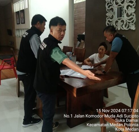  Penyidik Ditreskrimsus Polda Riau Kembali Datangi Rumah Tersangka Liong Tjai Lakukan Panggilan ke II di Polonia Medan