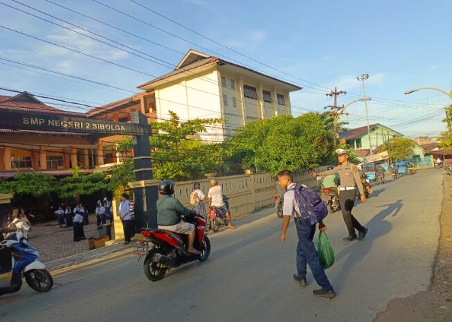  Polres Sibolga Laksanakan Strong Point Cegah Laka Lantas