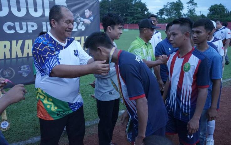  Wabup Asahan Tutup Mini Soccer PWI Asahan Cup II, Sekaligus Mengenang Dedikasi Nurkarim Nehe