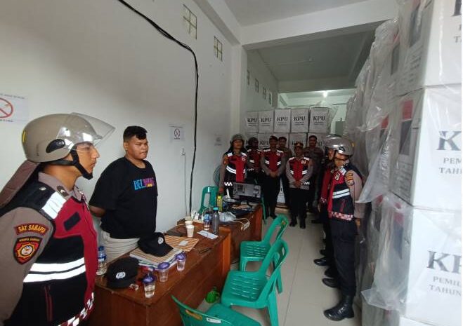  Usai Hitung Suara di PPK, Polres Sibolga Laksanakan Patroli KRYD di Kantor Penyelenggara