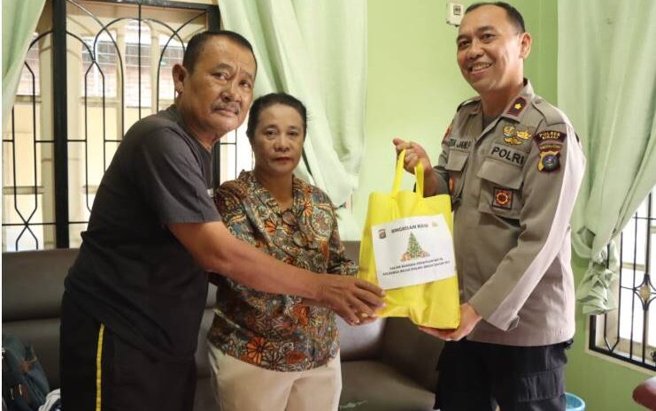  Sambut Natal 2024, Polres Binjai Peduli Berikan Bantuan Kepada Purnawirawan dan Anak Yatim Piatu Polri