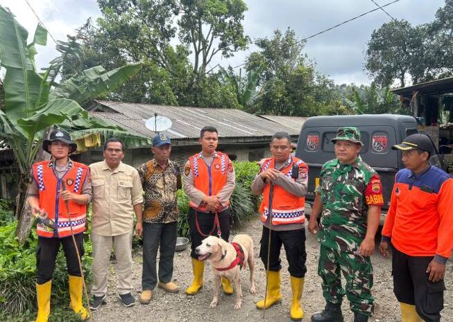  K9 Polda Sumut Berhasil Temukan Dua Korban Longsor di Desa Martelu