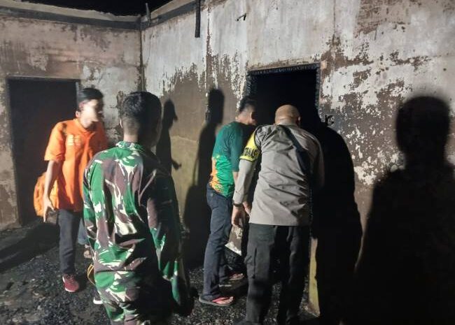  Gerak Cepat Polsek Firdaus Polres Sergai Tinjau Lokasi Kebakaran Rumah Warga