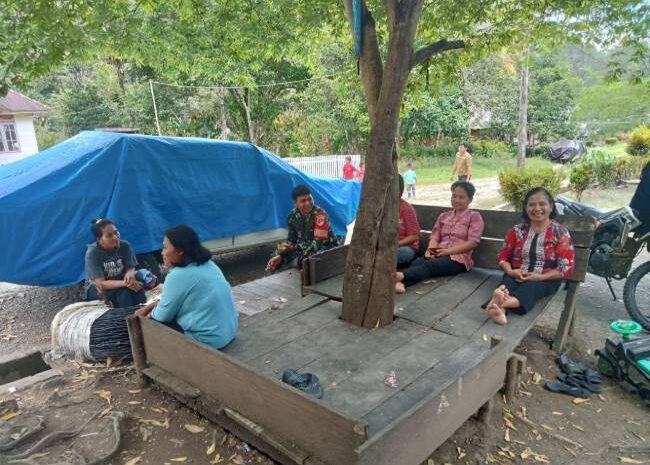  Babinsa Koramil 1311-06/Bungku Utara Laksanakan Komunikasi Sosial di Desa Pandauke