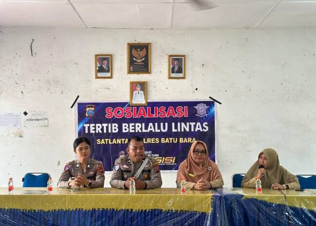  Kasat Lantas Polres Batubara Laksanakan Police Goes To School di SMP Negeri l Lima Puluh