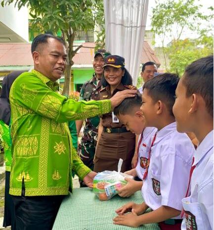  Rangkaian Hari Jadi ke-21, Pemkab Sergai Bagikan Makanan Bergizi pada 3.325 siswa