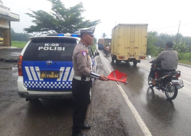  Satlantas Polres Batubara Lakukan Patroli Kibas Bendera