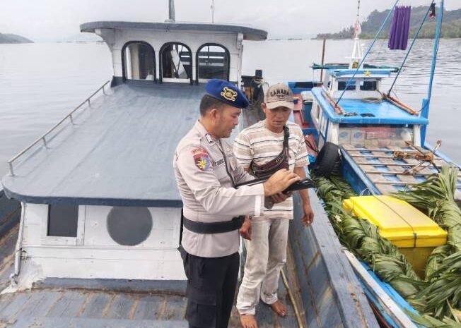  Sat Polairud Polres Sibolga Patroli Dialogis Berikan Pesan Kamtibmas Kepada Nelayan