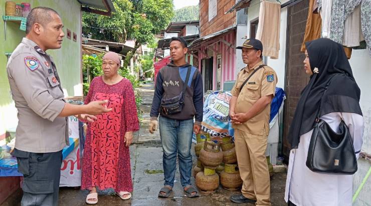  Bhabinkamtibmas Polres Sibolga Kunjungi Warga dan Laksanakan Penyuluhan Agama