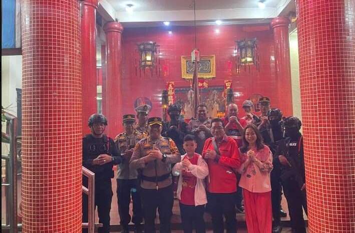  Brimob Polda Sumut Bersama Jajaran Polres Pelabuhan Belawan Jaga Keamanan Imlek