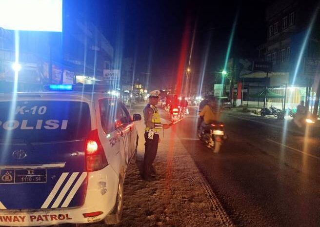  7 Personil Satlantas Polres Batubara Gelar Patroli Blue Light di Lokasi Rawan Macet dan Rawan Laka