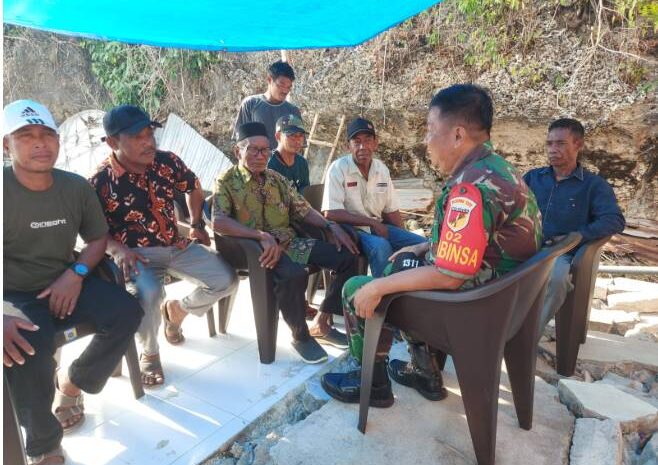  Babinsa Koramil 1311-02/BS Serka Albar Ahmad Laksanakan Komsos Dengan Masyarakat Desa Pulau Bapa