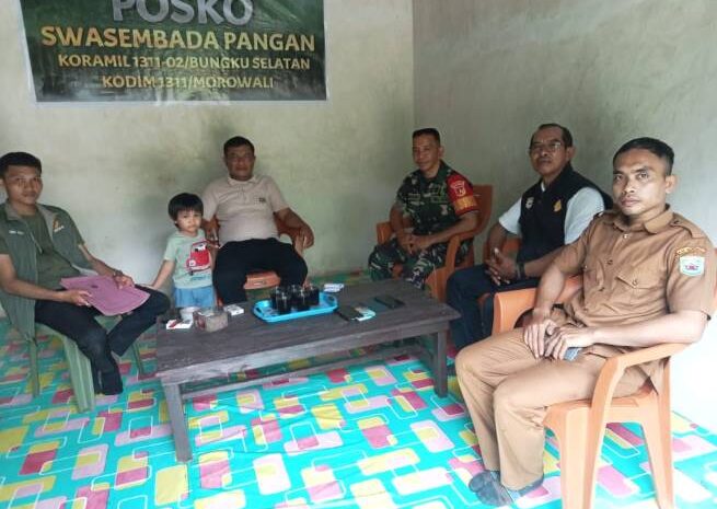  Babinsa Koramil 1311-02/BS Sertu Ridwan Laksanakan Komsos Bersama Tim PKK Desa Buleleng