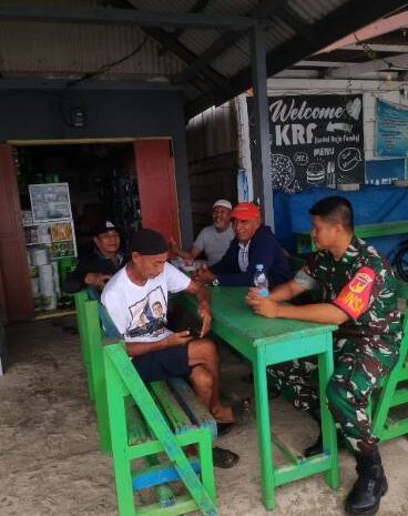  Babinsa Koramil 1311-07/Menkep Jalin Silaturahmi dengan Warga Kelurahan Ulunambo