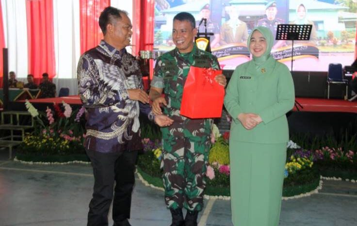  Bupati Sergai Puji Kepemimpinan Kolonel Aidil, Sambut Letkol Dadang di Brigif 7/RR
