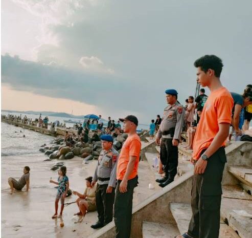  Polres Sibolga dan BPBD Kota Sibolga Antisipasi Laka Laut di Objek Wisata