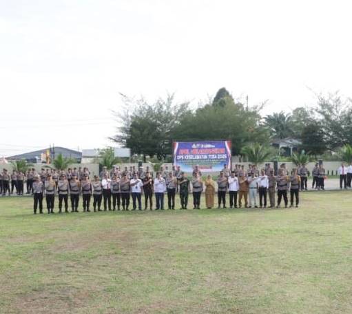  Kapolres Sergai Pimpin Apel Gelar Pasukan Operasi Keselamatan Toba 2025