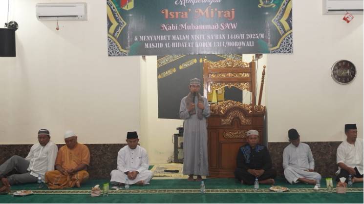  Ketua Persit KCK Cab. LXVII Dim 1311 Hadiri Peringatan Isra Mi’raj Nabi Muhamad SAW Sekaligus Sambut Malam Ni’sfu Sa’ban 1446/H 2025/M