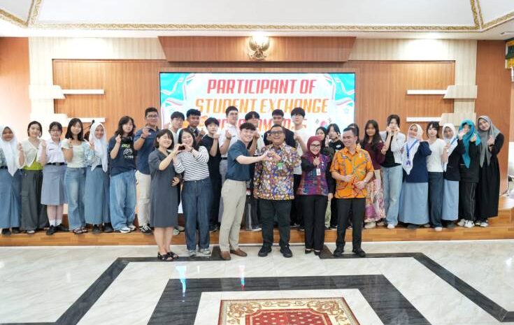  Jamu Makan Siang Pelajar Dari Gwangju, Pj Sekda Kota Medan Harap Dapat Menikmati Kota Medan Bersama Keluarga Baru