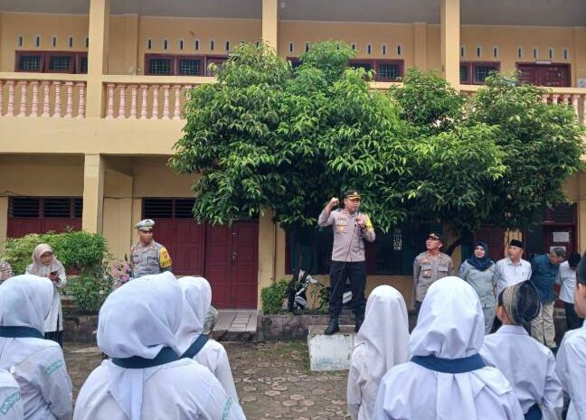  Kapolres Sibolga Kunjungi Perguruan Islamiyah Sibolga, Berikan Sosialisasi Ops Keselamatan Toba 2025
