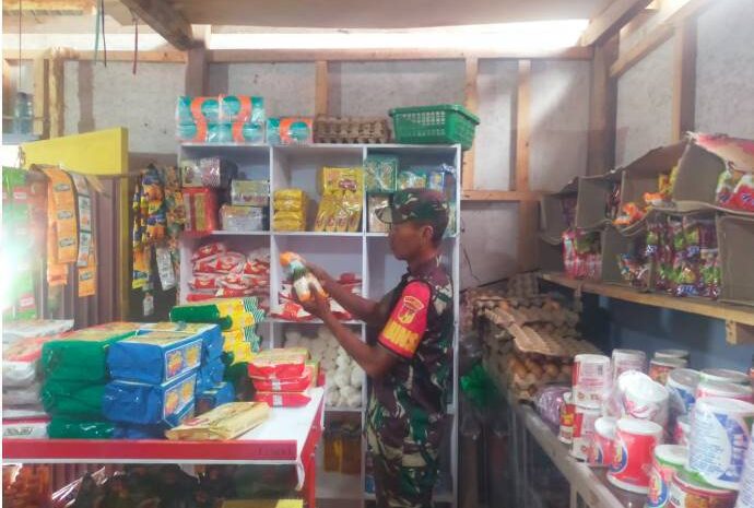  Jelang Ramadhan, Babinsa Koramil 1311-02/BS Kopda Hasmad Laksanakan Pengecekan Ketersediaan Sembako di Desa Sainoa