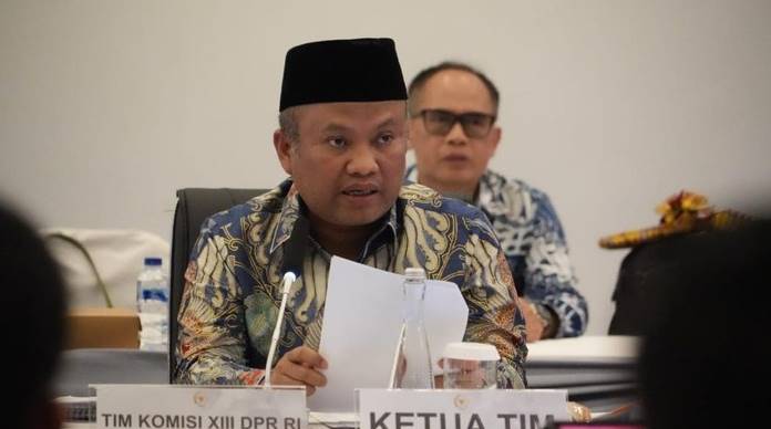  Komisi XIII DPR Puji Menteri Imipas Duduk Lesehan Bareng Warga Binaan: Tindakan Humanis yang Patut Ditiru