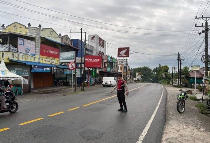  Gelar Apel dan Strong Point Pagi, Personil Sat Samapta Polres Batubara Cegah Kemacetan dan Pelanggaran