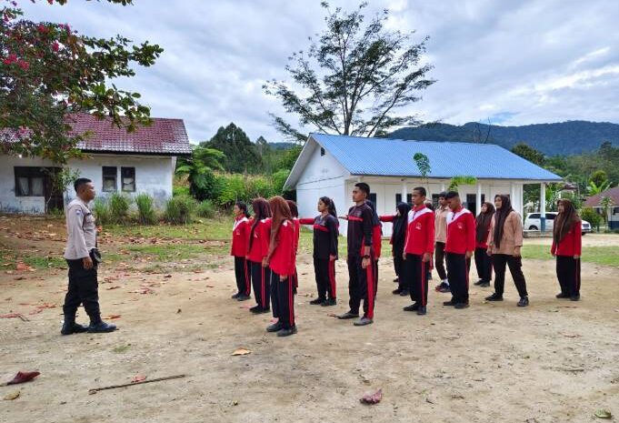  Dekat Dengan Dunia Pendidikan, Bhabinkamtibmas Polsek Sukaramai Latih PBB Siswa/i SMA Negeri 1 STU Jehe