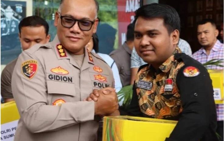  Sambut Ramadan & Bagi Sembako, Kapolrestabes Medan: Ajak Mahasiswa Jaga Kamtibmas Aman & Kondusif