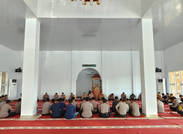  Polres Morowali Rutin Gelar Tadarus Al-Qur’an Untuk Pembinaan Rohani Personel