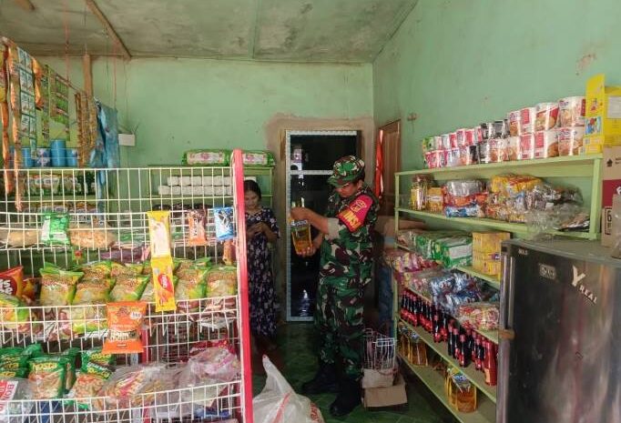  Babinsa Koramil 1311-02/BS Laksanakan Pengecekan Harga Sembako di Desa Torete