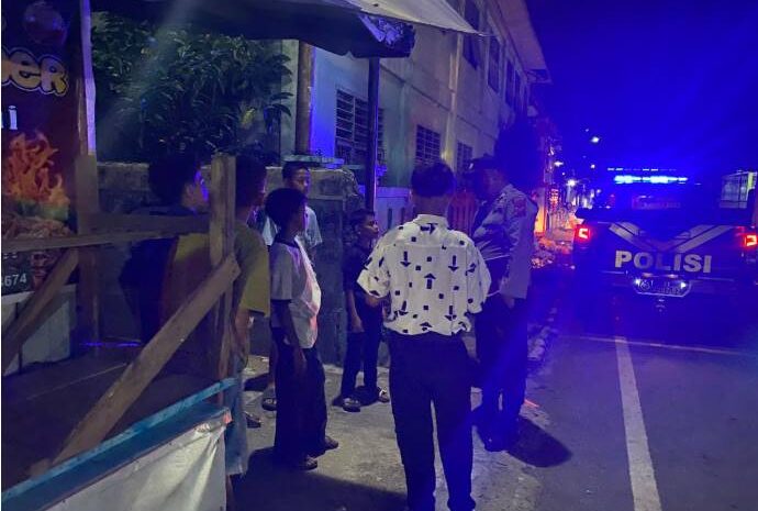  Polres Sibolga Jaga Kondusifitas Malam Hari Dengan Patroli Dialogis