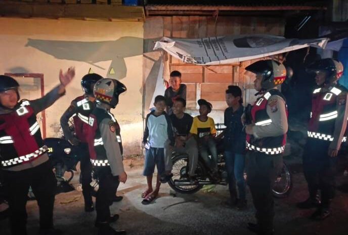  Satuan Samapta Polres Sibolga Patroli Perintis Presisi Sambangi Warga