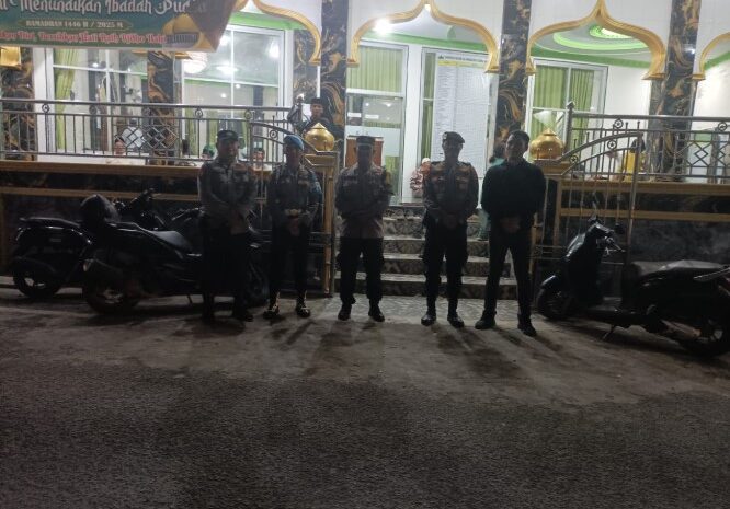  Pastikan Jemaah Sholat Taraweh Nyaman, Polres Sibolga Gelar Personilnya Laksanakan Pengamanan di Masjid