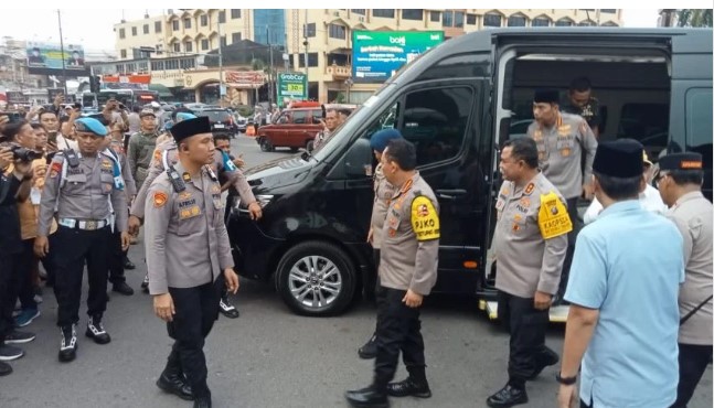  Kapolri Safari Ramadan ke Masjid Raya Al-Mashun Medan