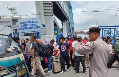  Polres Pelabuhan Belawan Amankan Kedatangan Kapal Kelut di Terminal Bandar Deli