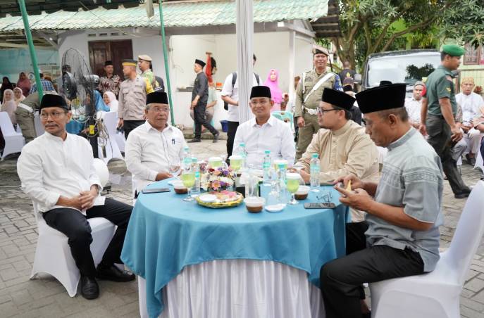  Melalui Safari Ramadhan, Sekda Kota Medan Beri Bantuan Rp 50 Juta Untuk Pembangunan Masjid