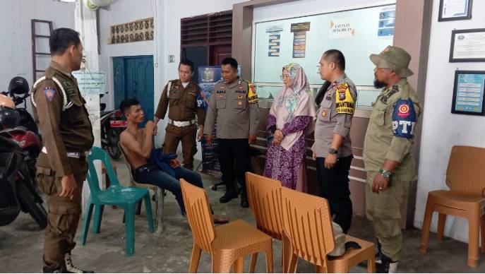  Bhabinkamtibmas Boyong Pemuda Diduga ODGJ, Ganggu Aktivitas Warga