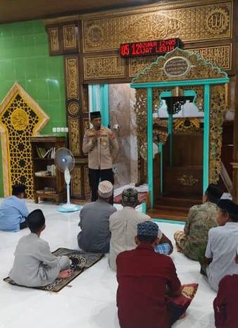  Polres Morowali Gelar Safari Kultum Subuh Jaga Kamtibmas di Bulan Ramadhan