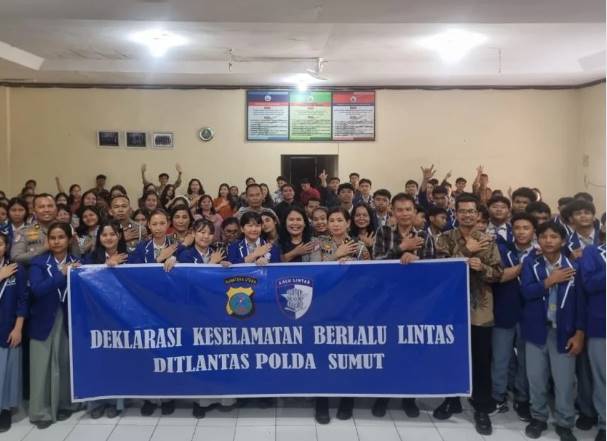  Ditlantas Polda Sumut Gelar Sosialisasi Keselamatan Berlalu Lintas di STT Bethel Medan