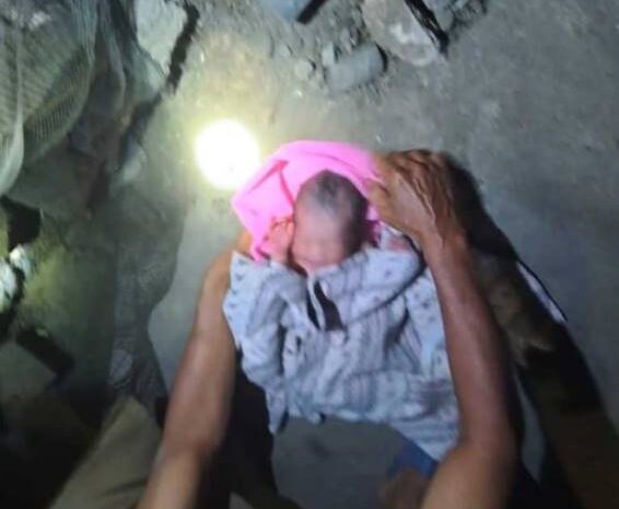  Warga Laut Tador Heboh Penemuan Bayi Dibungkus Kain Bermotif Batik