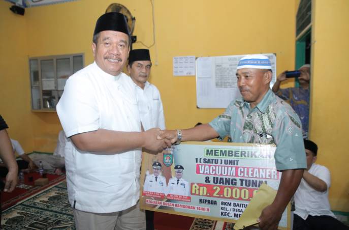 Safari Ramadhan Hari Ketiga, Bupati Asahan Serahkan Bantuan Ke Mesjid Baiturahman
