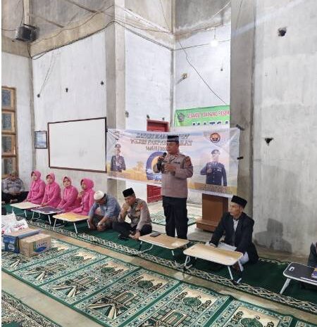  Kapolres Pakpak Bharat Buka Puasa Bersama Pengurus dan Jemaah Mesjid Ponpes As – Syahaadah